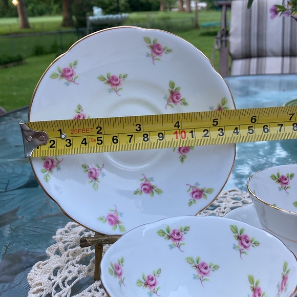 Collingwoods Bone China Set of 2 Teacups and Saucers Pink Roses Gold Detailing - Picture 12 of 13